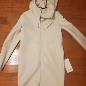Lululemon Long Horizons hoodie